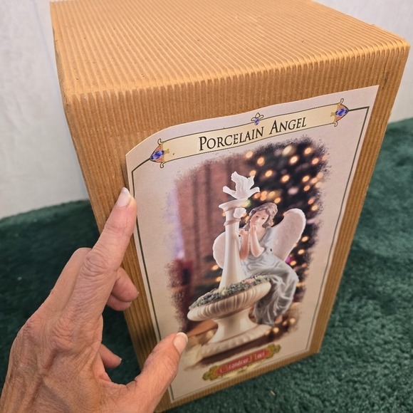 Porcelin Angel Grandeur Noel Collector Edition 2002 Christmas Holiday Decor NWOT - Picture 12 of 15